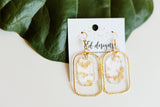 Gold flecks