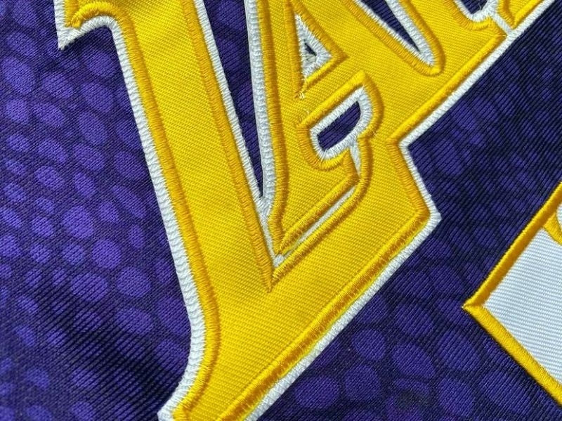 los angeles lakers #24 kobe bryant mitchell & ness Kobe Hall of Fame au Double-Sided Snakeskin Two-Tone Home Yellow 8 # Away Purple 24 # Embroidered Jersey Style 8